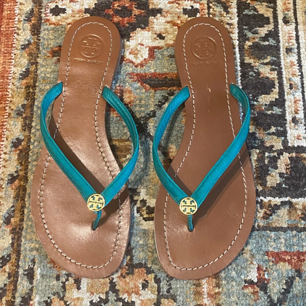 Tory Burch leather/suede flip flops 7.5